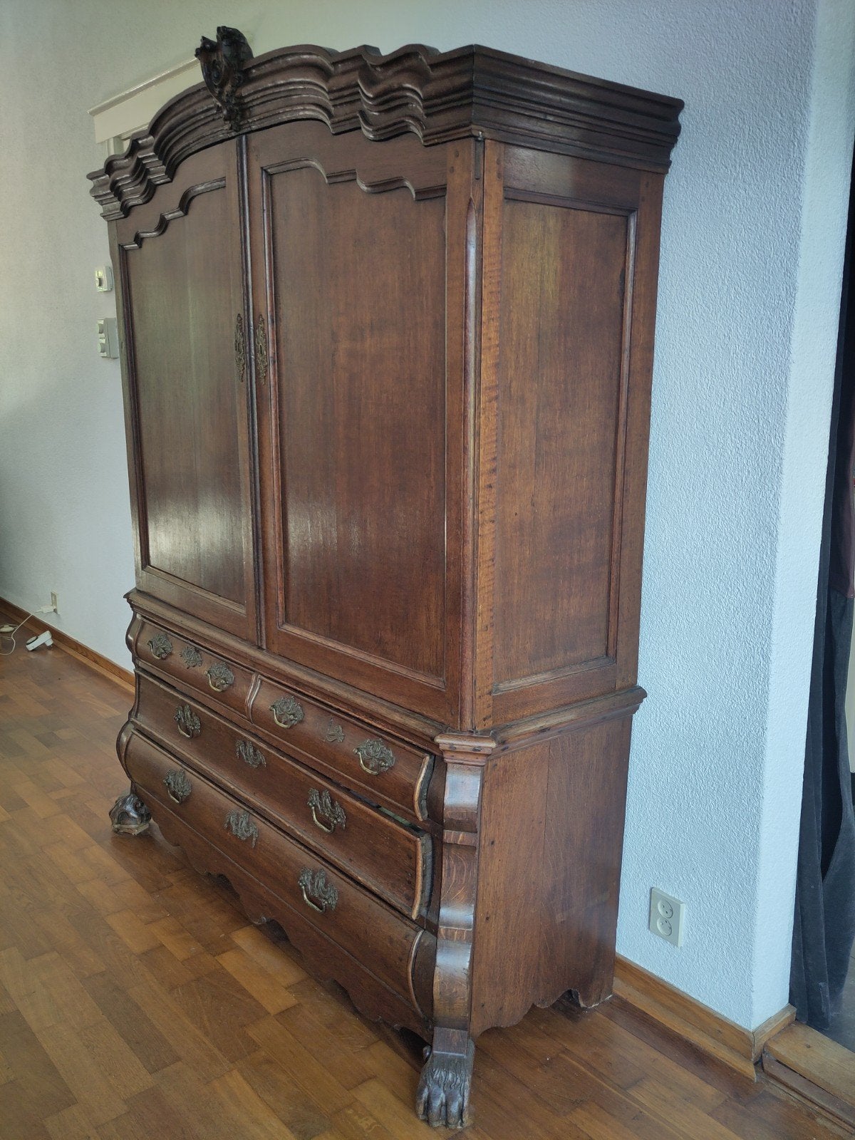 Klassieke eikenhouten (kleding)kast met laden, Ophalen