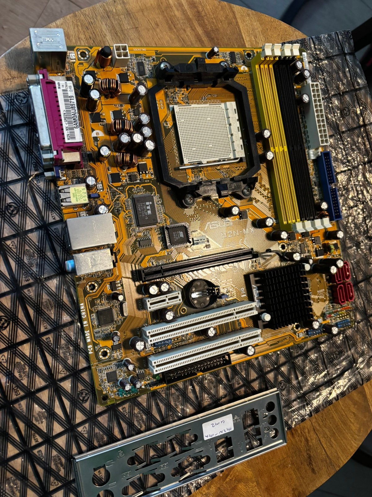 Asus M2N-MX, Ophalen of Verzenden