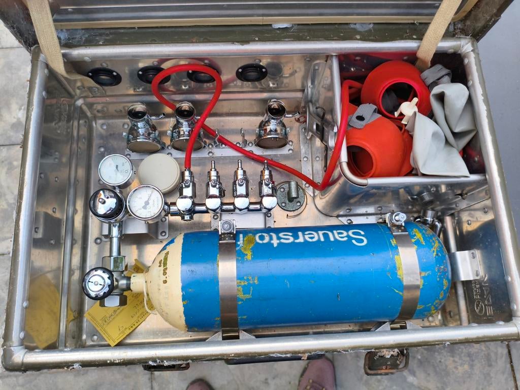 zuurstof set leger. fles moet gekeurd worden, Watersport en Boten, Duiken, Ophalen of Verzenden, Duikfles
