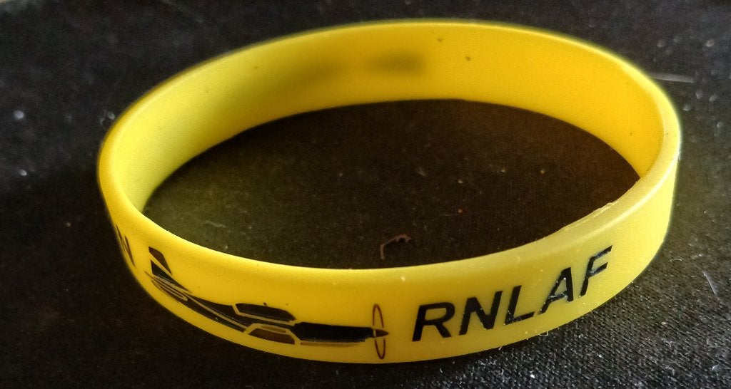 Siliconen polsband Koninklijke luchtmacht (RNLAF), Verzamelen, Ophalen, Luchtmacht, Nederland, Embleem of Badge