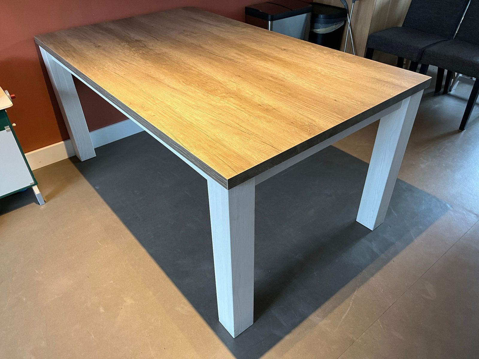 Robuuste eettafel te koop, Ophalen, Gebruikt, 50 tot 100 cm, 150 tot 200 cm