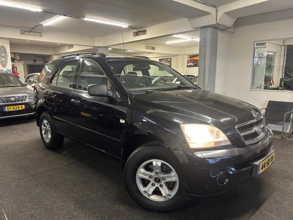 Kia Sorento 2.4i LX*NAP*Camera*Navigatie (bj 2005), Auto's, Kia, Gebruikt, 4 cilinders, 139 pk, Zwart