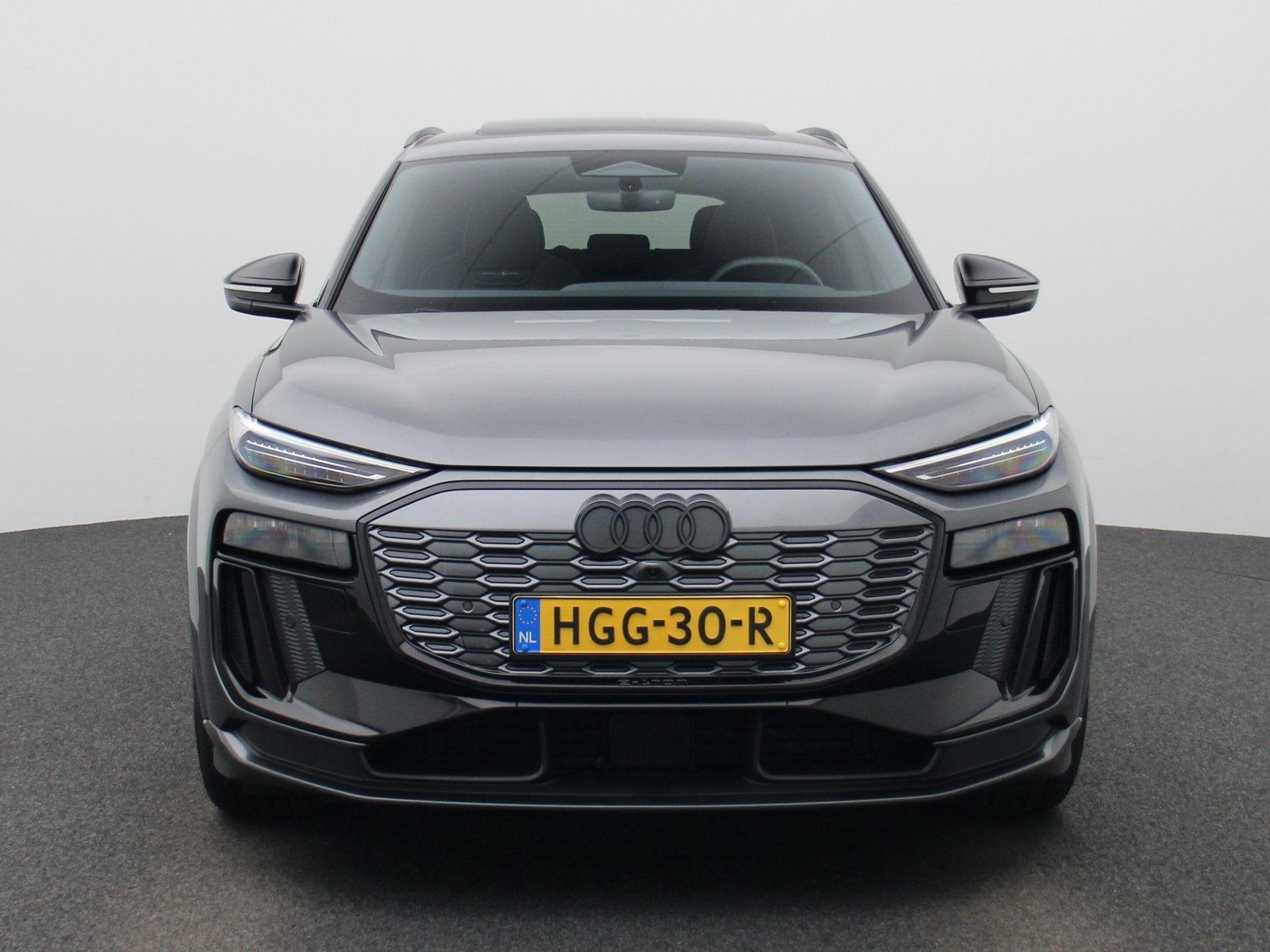 Audi Q6 e-tron S edition 100 kWh 388 PK | S-Line | Automaat, Auto's, 12 maanden, Parkeerassistent, Origineel Nederlands, 625 km