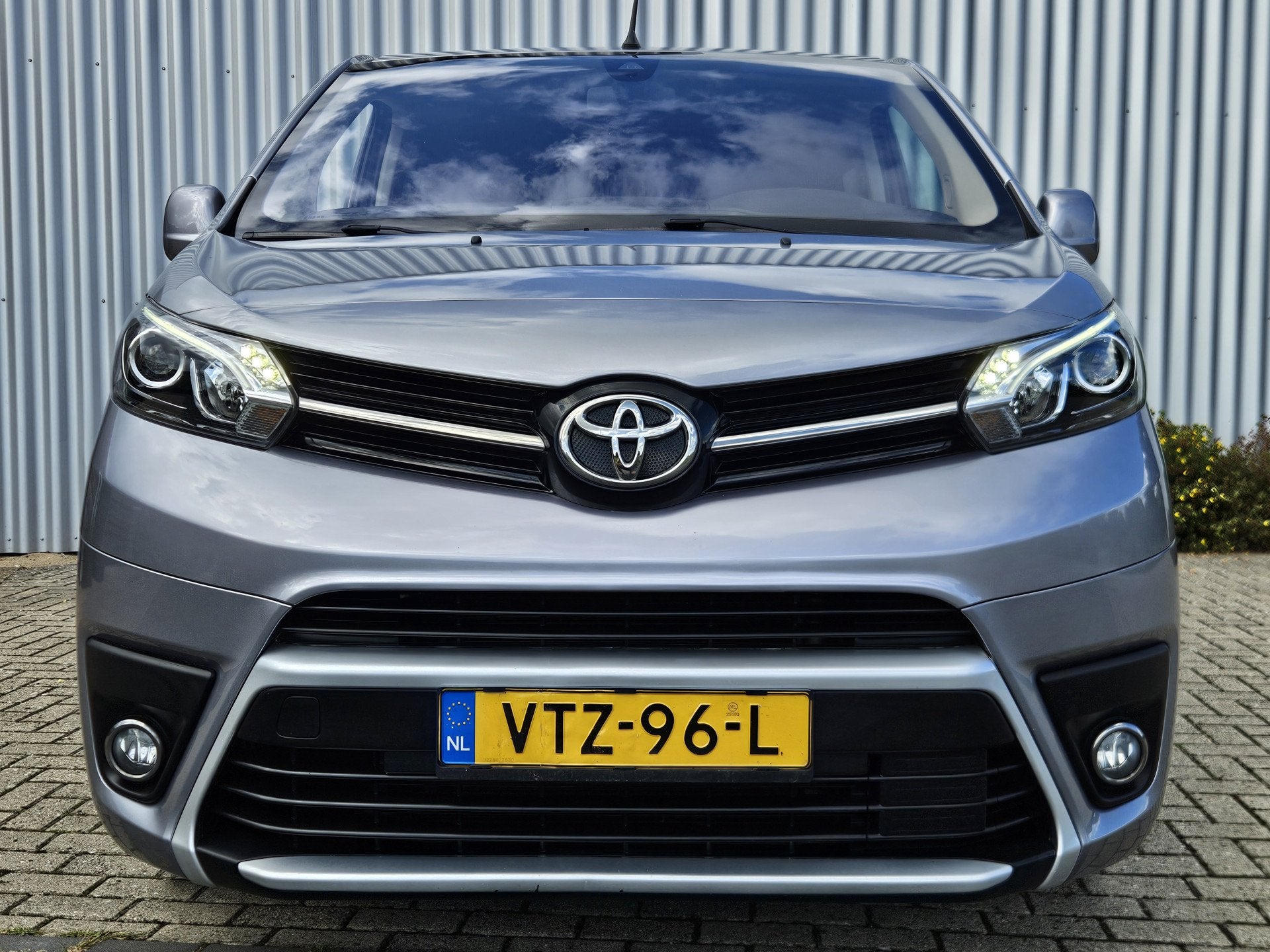Toyota ProAce Worker 2.0 D-4D Professional DC / Automaat!, Auto's, Stof, Gebruikt, 4 cilinders, Origineel Nederlands