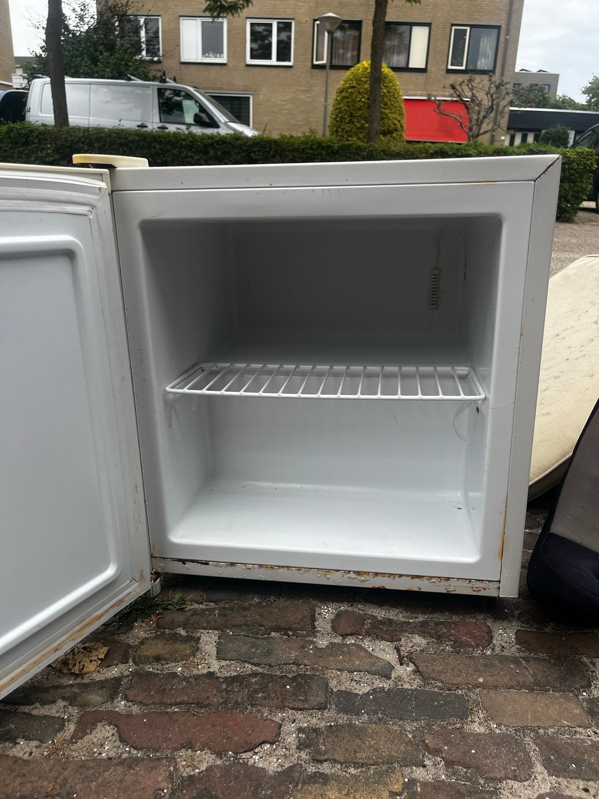 Gratis kleine vriezer - Op te halen in Oss, Gebruikt, Minder dan 85 cm, Minder dan 60 cm, Vrijstaand