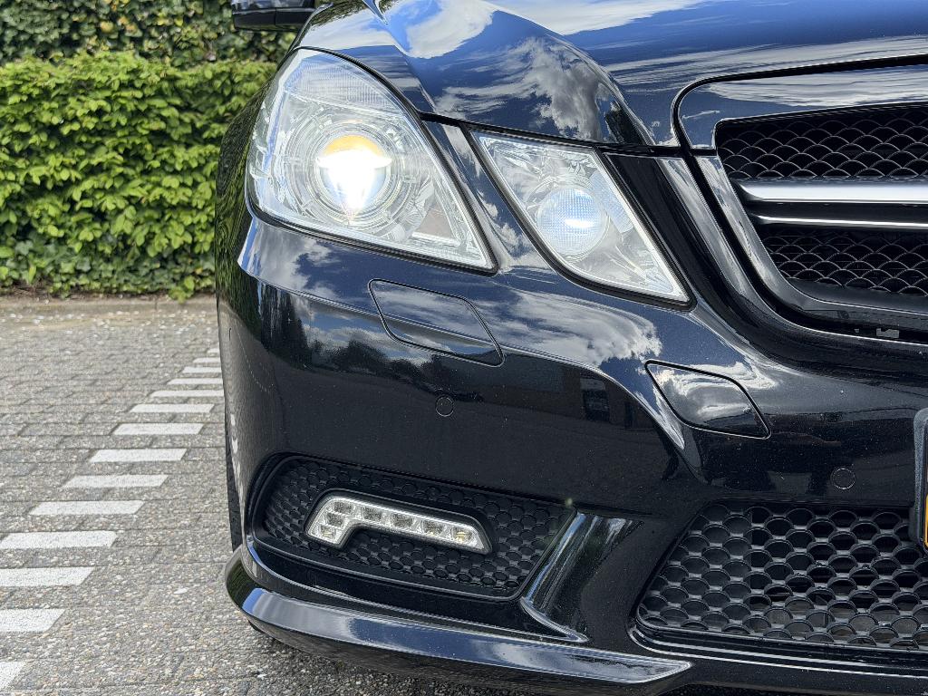 Mercedes E200AMG, NWE APK, CARPLAY, CLIMA, CRUISE, XENON/LED, Euro 5, Achterwielaandrijving, Zwart, 4 cilinders