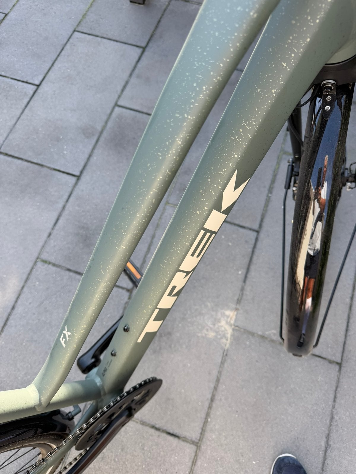 Foto 4 van stadsfiets FX Sport AL Equipped Midstep licht groen. Mt M.