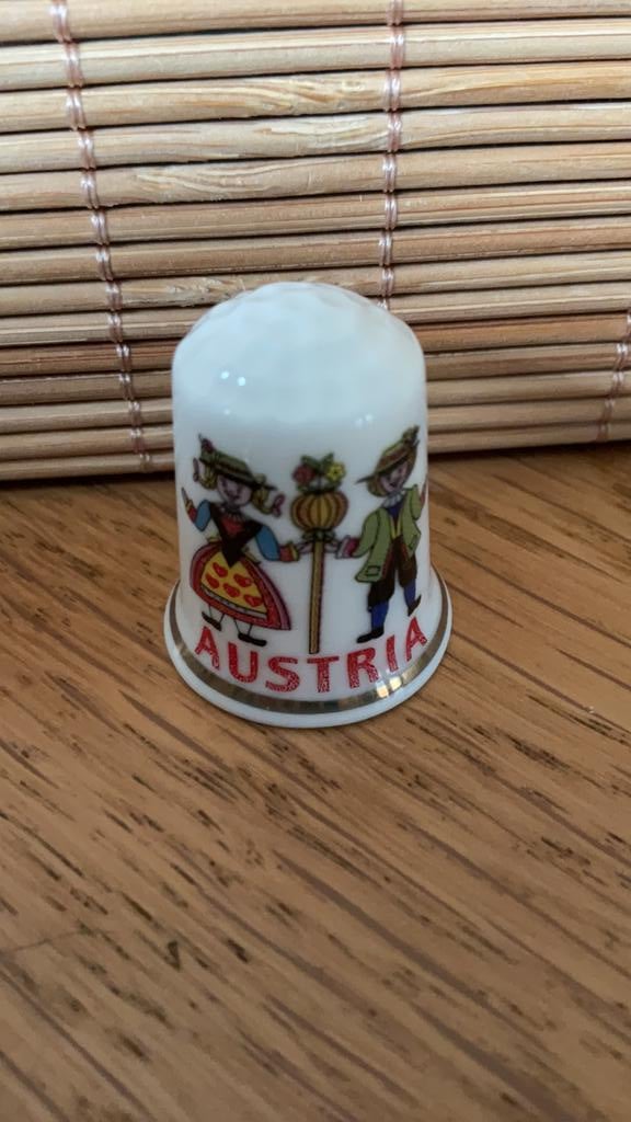 Austria vingerhoed vingerhoedje vingerhoedjes vingerhoeden, Verzenden, Nieuw, Porselein, Buitenland