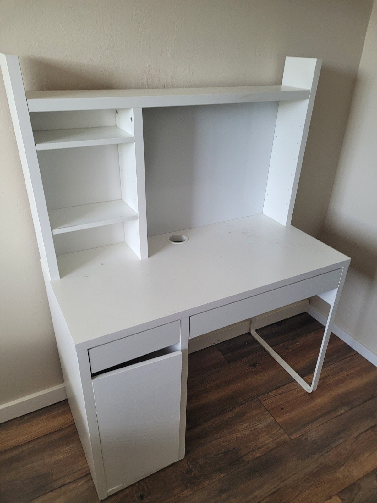 Ikea Micke bureau, Huis en Inrichting, Ophalen, Spaanplaat of MDF, Zo goed als nieuw, Computerbureau