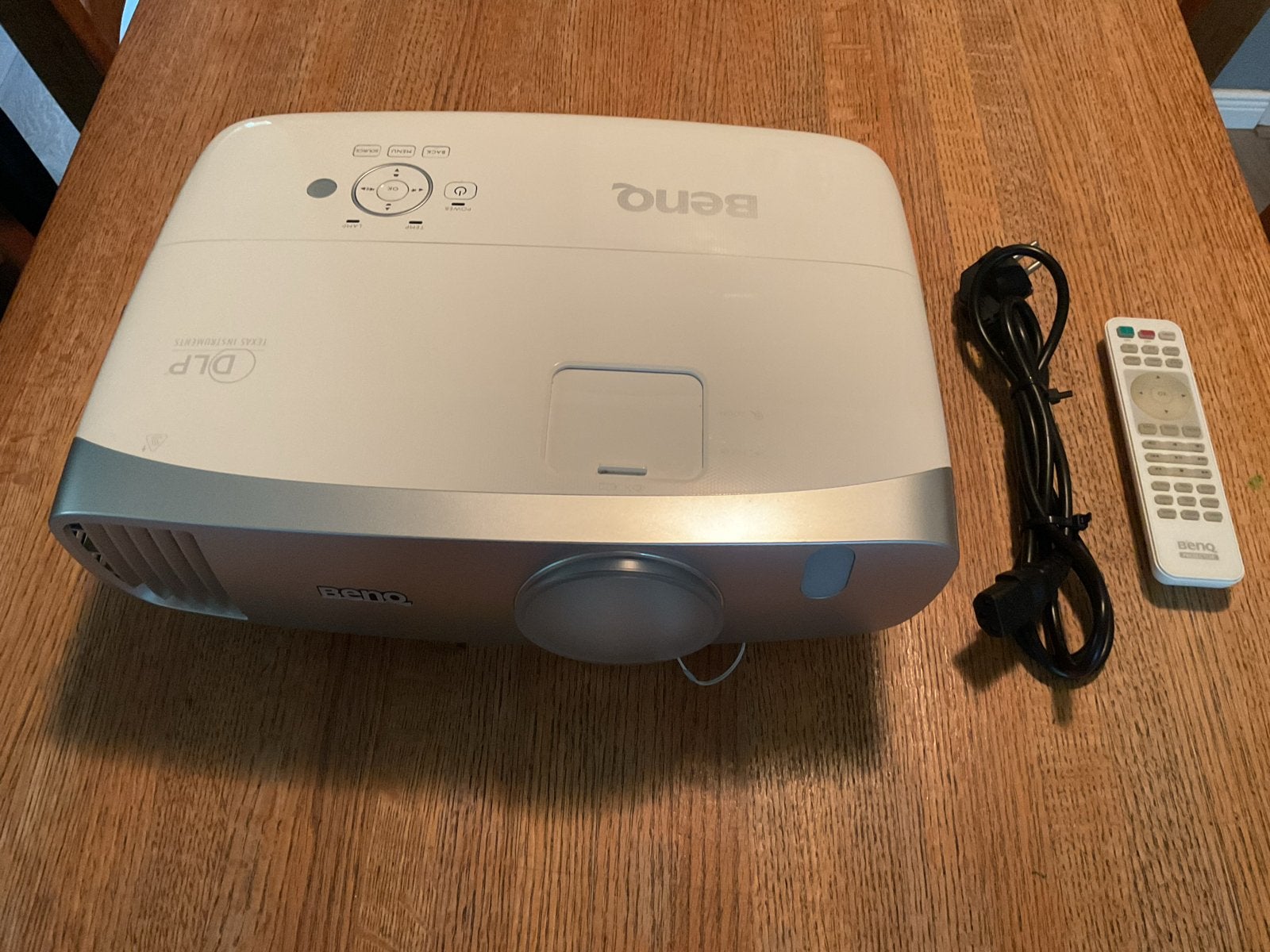 BenQ DLP Projector - Full HD (1080p) met afstandsbediening., Ophalen, Zo goed als nieuw, DLP, Full HD (1080)