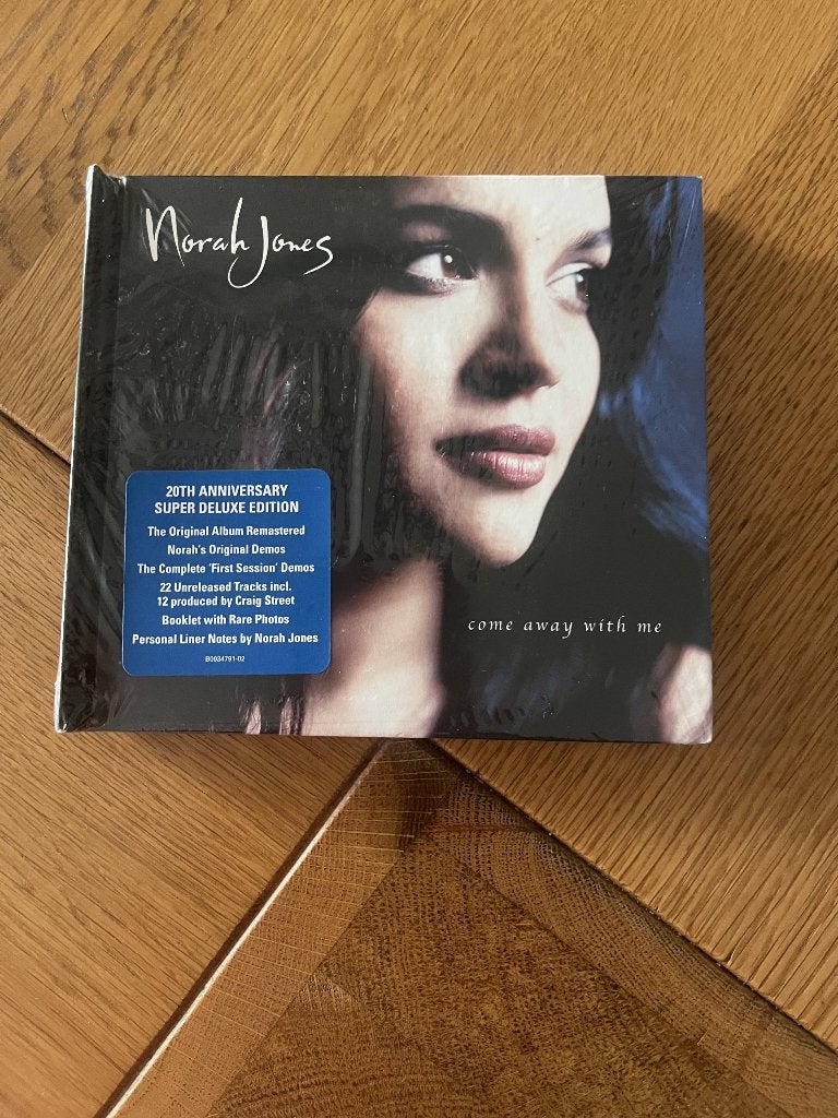 Norah Jones 20th Anniversary 3 CD's Super Deluxe Edition, Boxset, Verzenden, Bonusmateriaal, Nieuw in verpakking