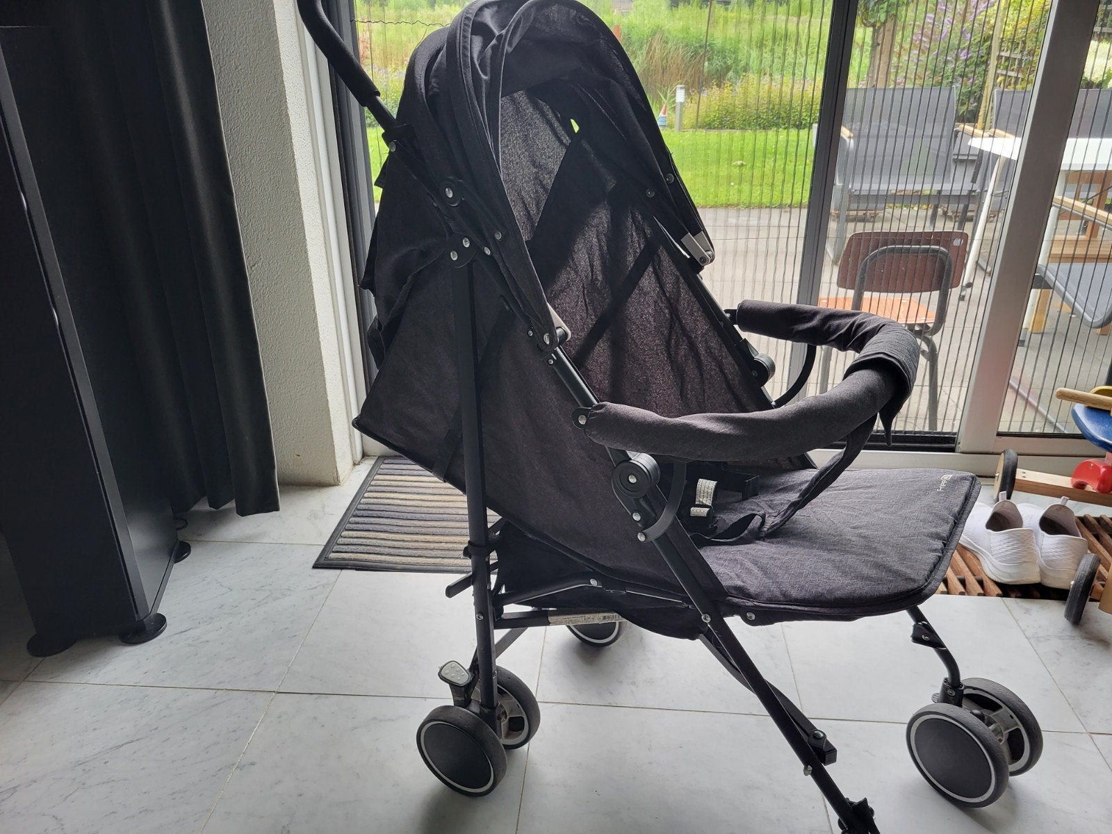 Compacte zwarte buggy met zonnekap, Ophalen of Verzenden, Gebruikt, Overige merken, Zonnekap