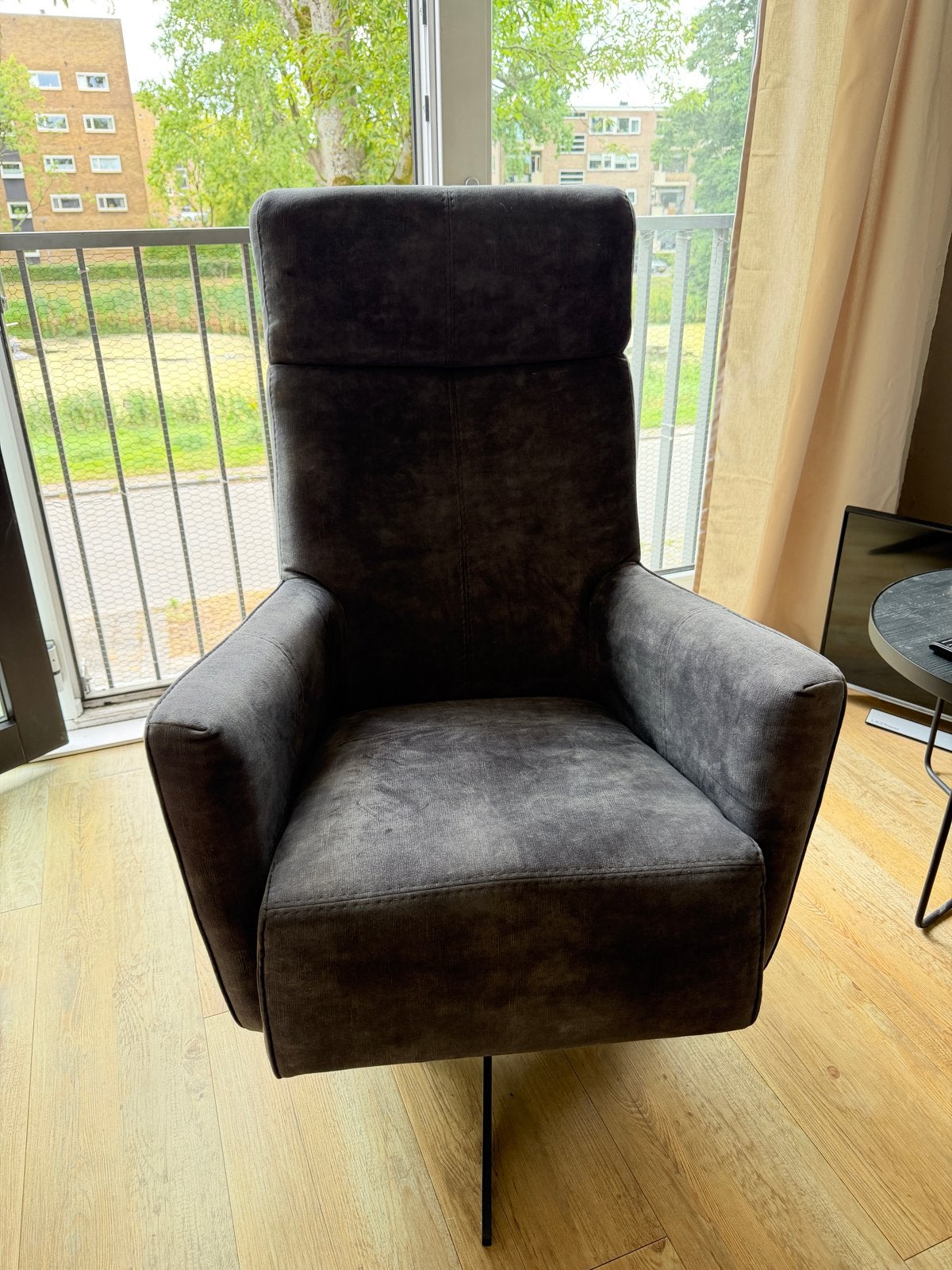 Comfortabele fauteuil met draaifunctie - Donkergrijs, Ophalen, Gebruikt, 75 tot 100 cm, Stof