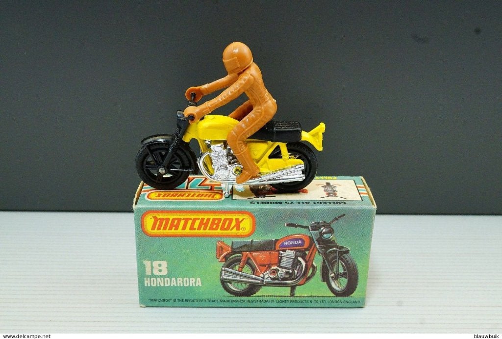 Matchbox 1-75 18f Hondarora Geel/bruine rijder "L" Box, Ophalen of Verzenden, Nieuw, Motor
