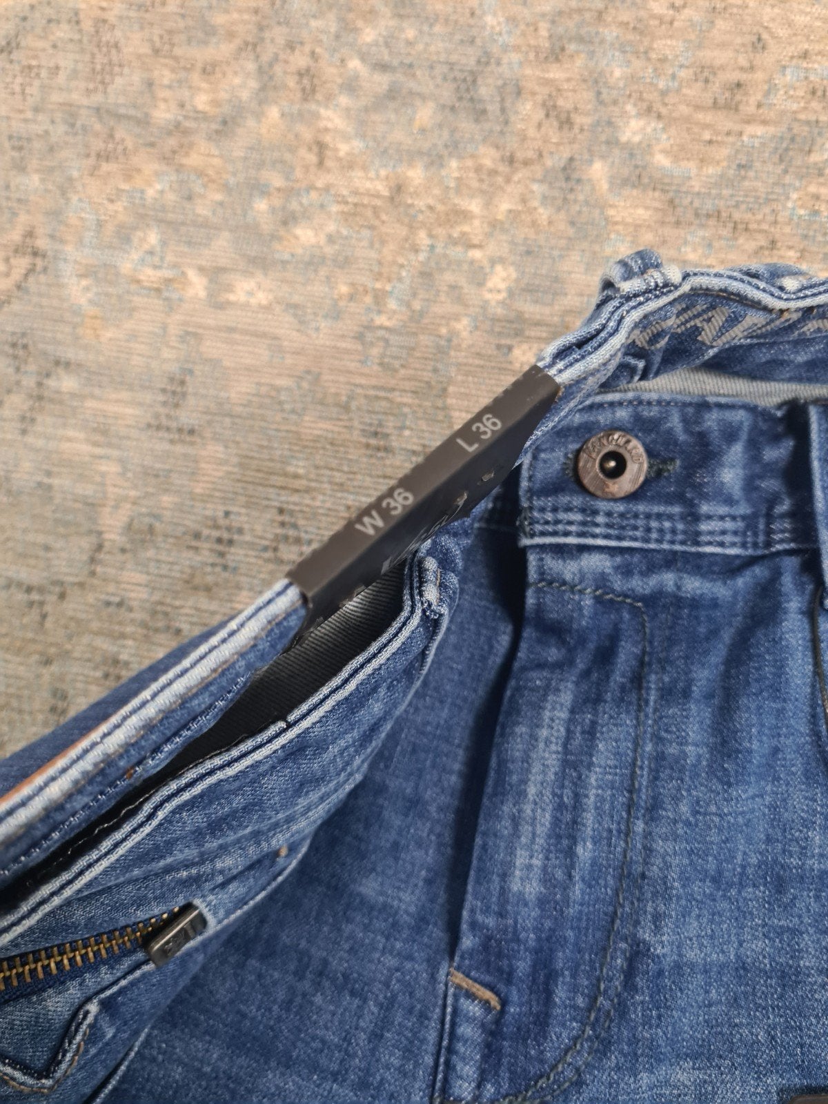 Vanguard V850 MBU W36 L36 NIEUW Slim STRETCH Bronno3636

Tai, W36 - W38 (confectie 52/54), New Yorkstraat 50, 1175 RD Lijnden