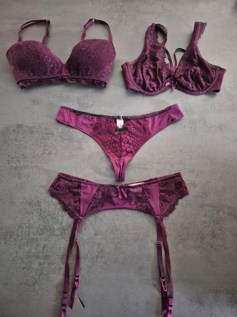 Hunkemöller Lingerie Set: 2x BH 75D, String L, Jarretelle, Hunkemöller, Ophalen of Verzenden, Paars, Setje