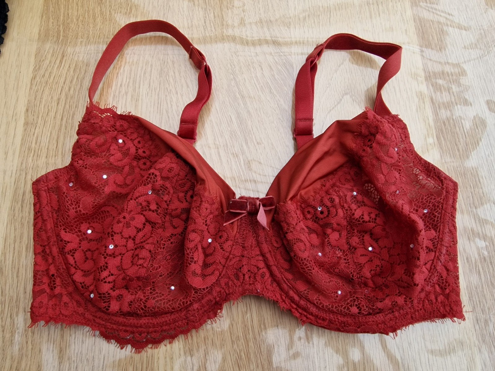 NIEUW Hunkemöller rode beugelbh mt 80F met bling, Ophalen, Rood, BH