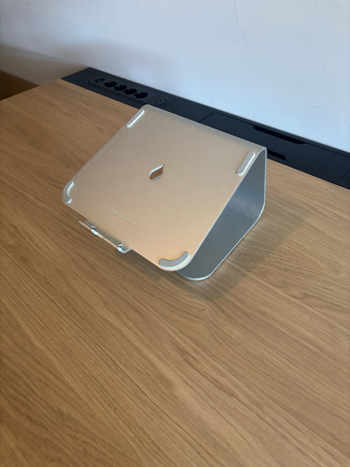 RainDesign mStand MacBook standaard space grijs, Ophalen, Zo goed als nieuw