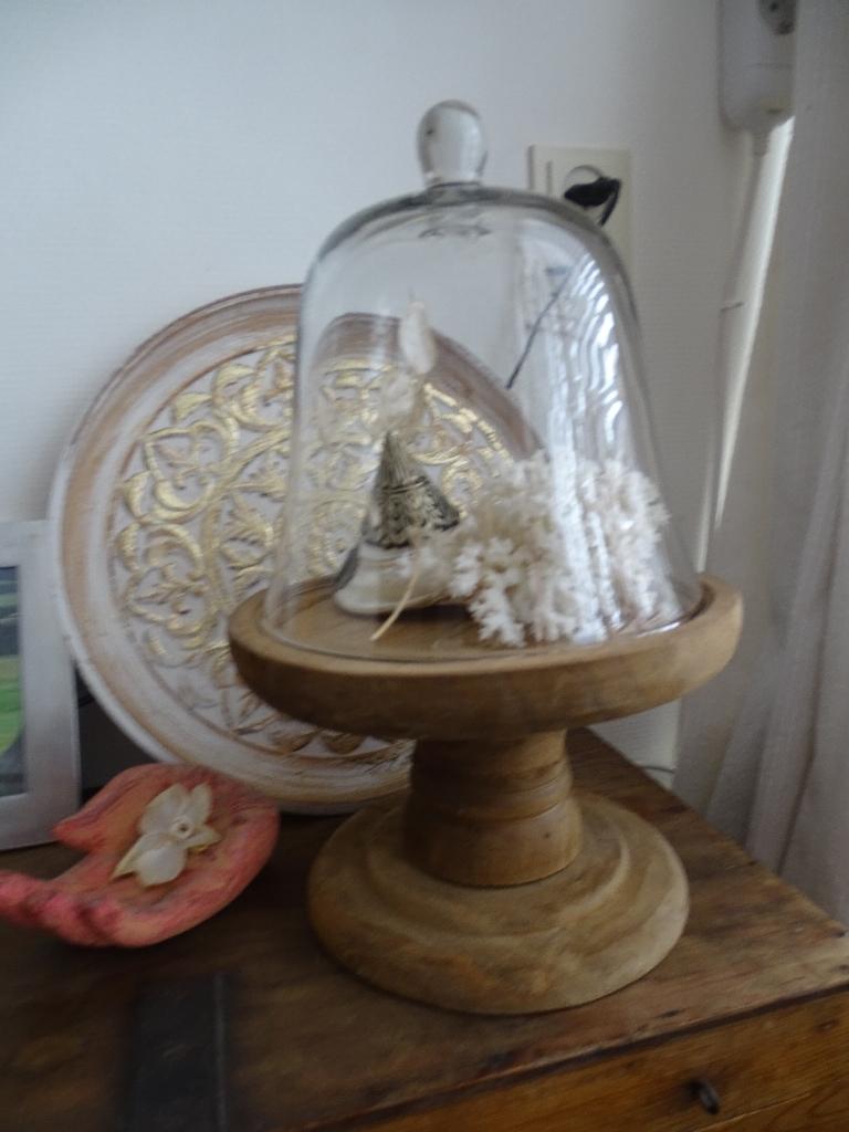 NIEUW BROCANTE TEAK STANDAARD MET CLOCHE-TAARTSCHAAL OP VOET, Ophalen of Verzenden, Nieuw