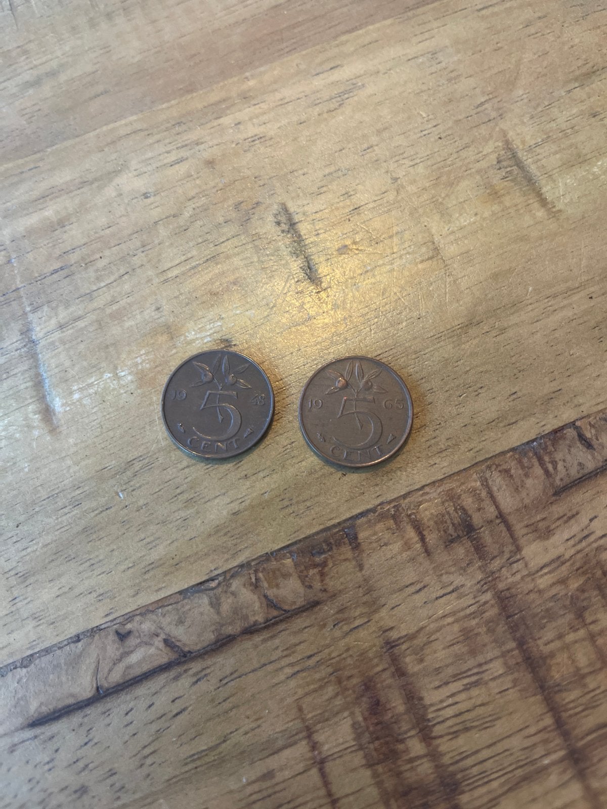 Twee Nederlandse 5 cent munten Koningin Wilhelmina/Juliana, Postzegels en Munten, Munten | Nederland, Ophalen of Verzenden, Koningin Juliana