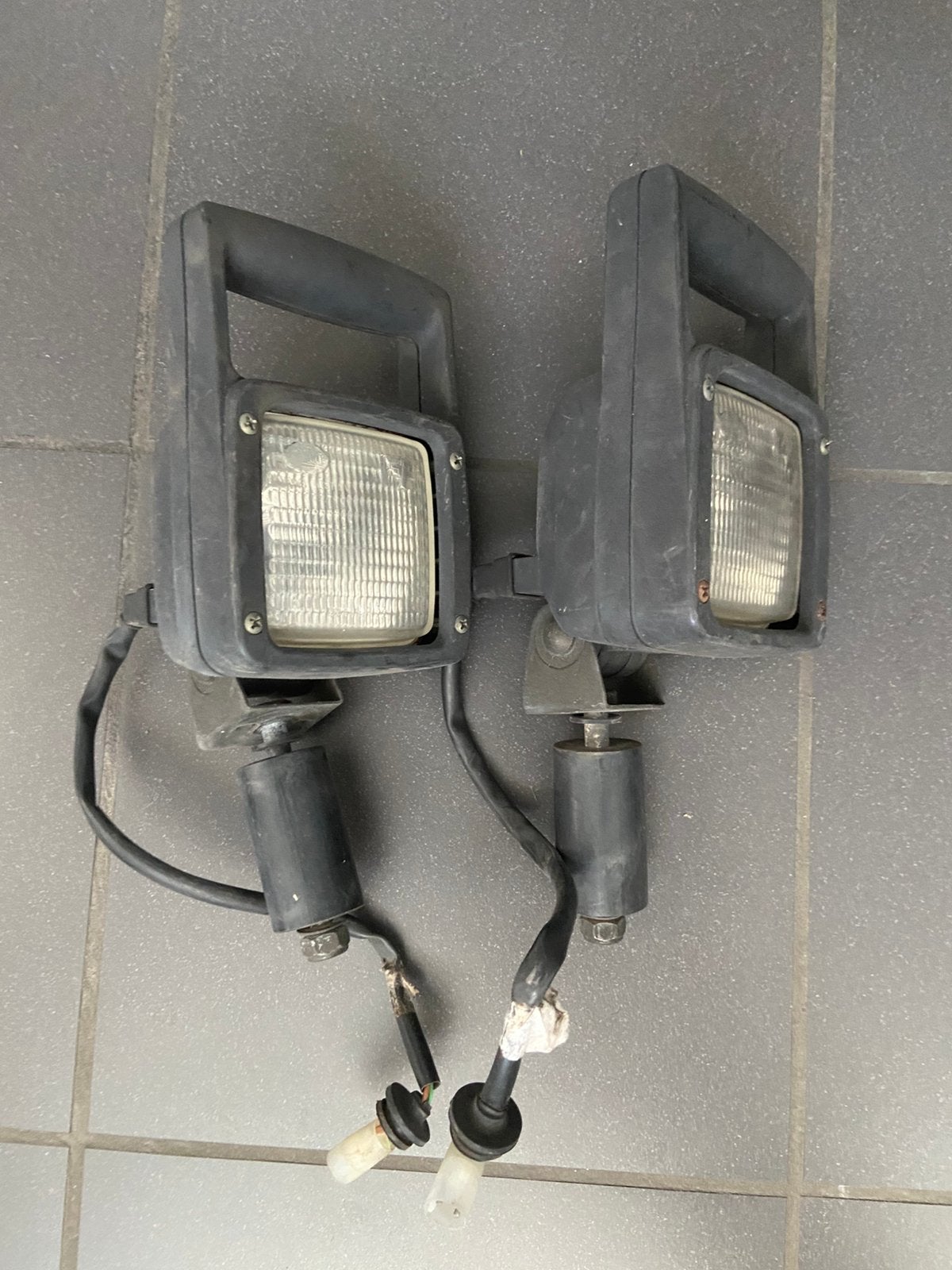 Hella werklampen 12v met bevestigings bouten, Ophalen of Verzenden, Nieuw