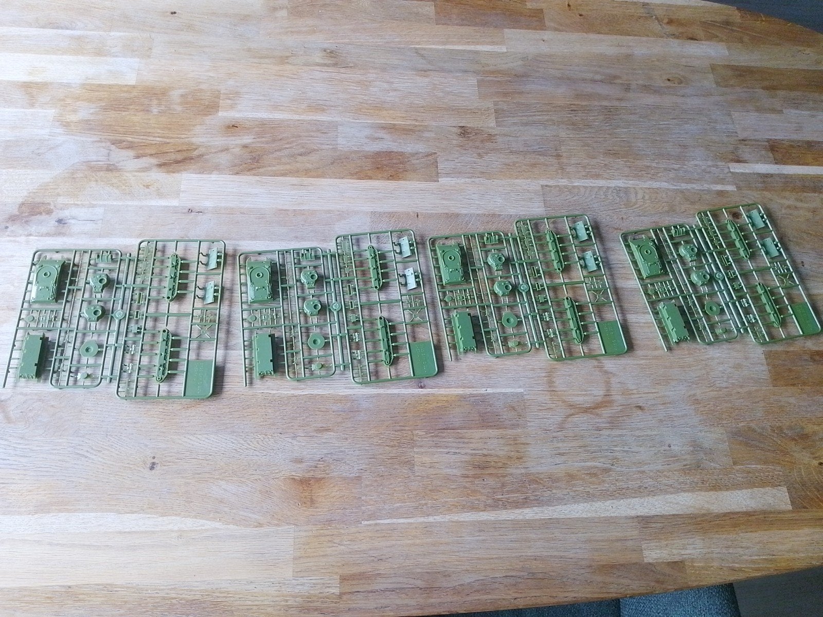 4x Sherman M4A4/ Mark V, Brits, Firefly, flames of war, Ophalen of Verzenden, Nieuw, Historisch, Figuurtje(s)