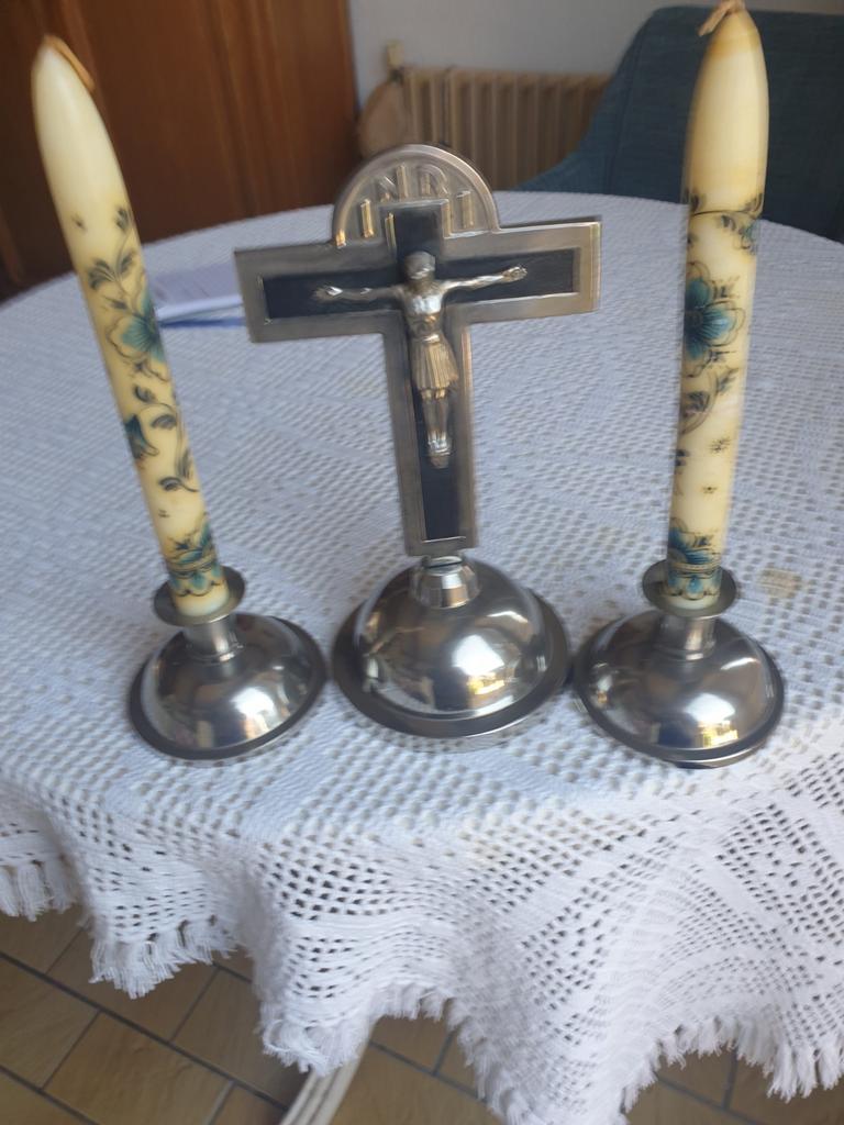 Antieke religieuze set: Art Deco kruisbeeld en 4 kandelaars, Antiek en Kunst, Antiek | Religie, Ophalen