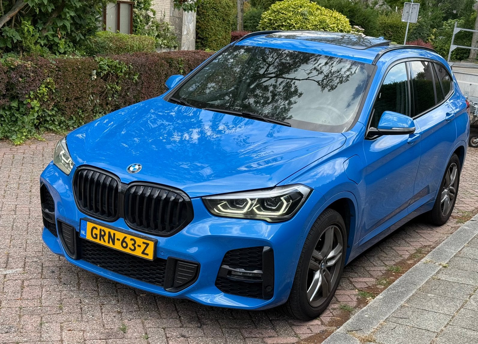 BMW X1 Xdrive25e M Sport | Pano | LED | Camera | stoelverw, Auto's, BMW, Blauw, Vierwielaandrijving, 3 cilinders, Geïmporteerd