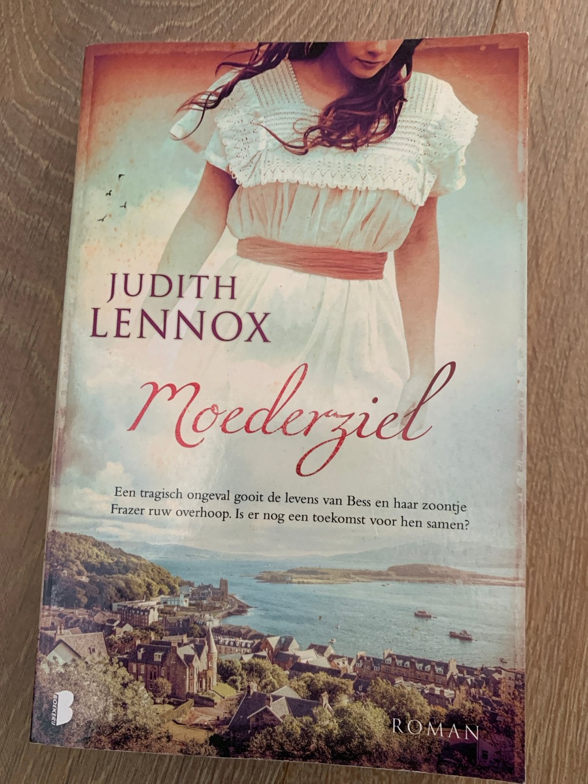 Moederziel - Judith Lennox (Roman), Ophalen of Verzenden, Gelezen, Europa overig