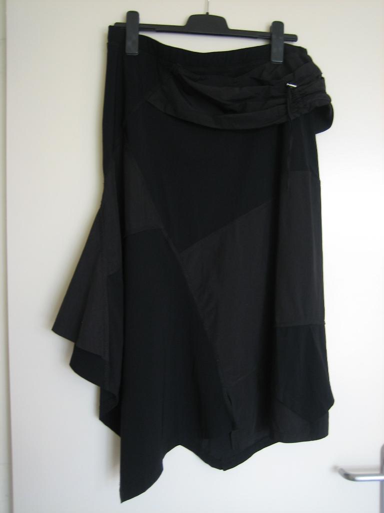 Zwarte a-symmetrische rok van MC PLANET, D40-42, snazzeys, Verzenden, Zwart, Maat 42/44 (L), Zo goed als nieuw