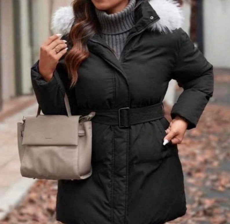 Nieuwe Zwarte winterjas met bontkraag, Kleding | Dames, Jassen | Winter, Ophalen, Nieuw, Maat 46/48 (XL) of groter, Zwart
