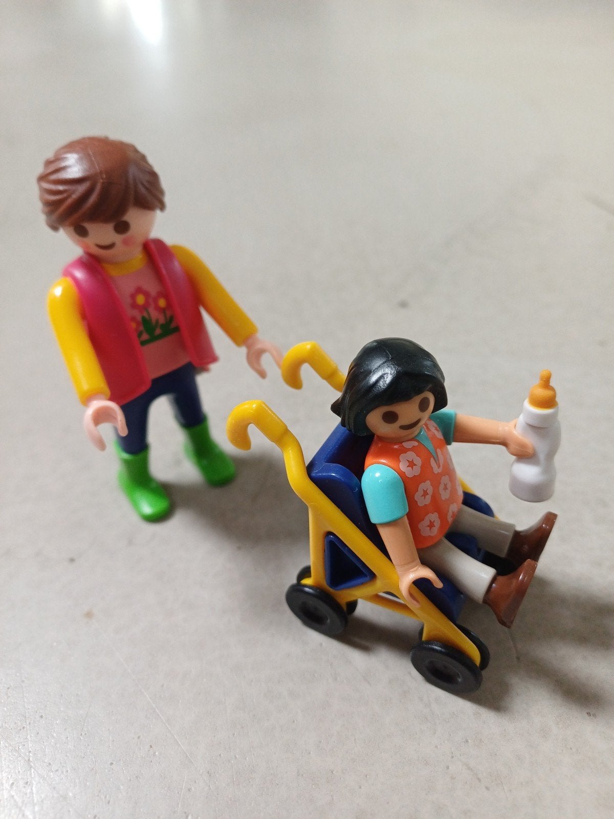 Playmobil moeder met kind en kinderwagen, Ophalen of Verzenden, Gebruikt, Complete set