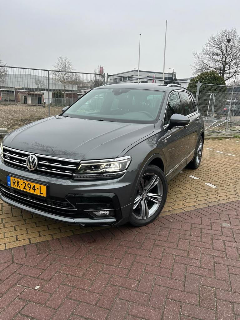 Volkswagen Tiguan 2.0TSI Pano/virtualdash full option, Automaat, 4 cilinders, 1984 cc, 179 pk