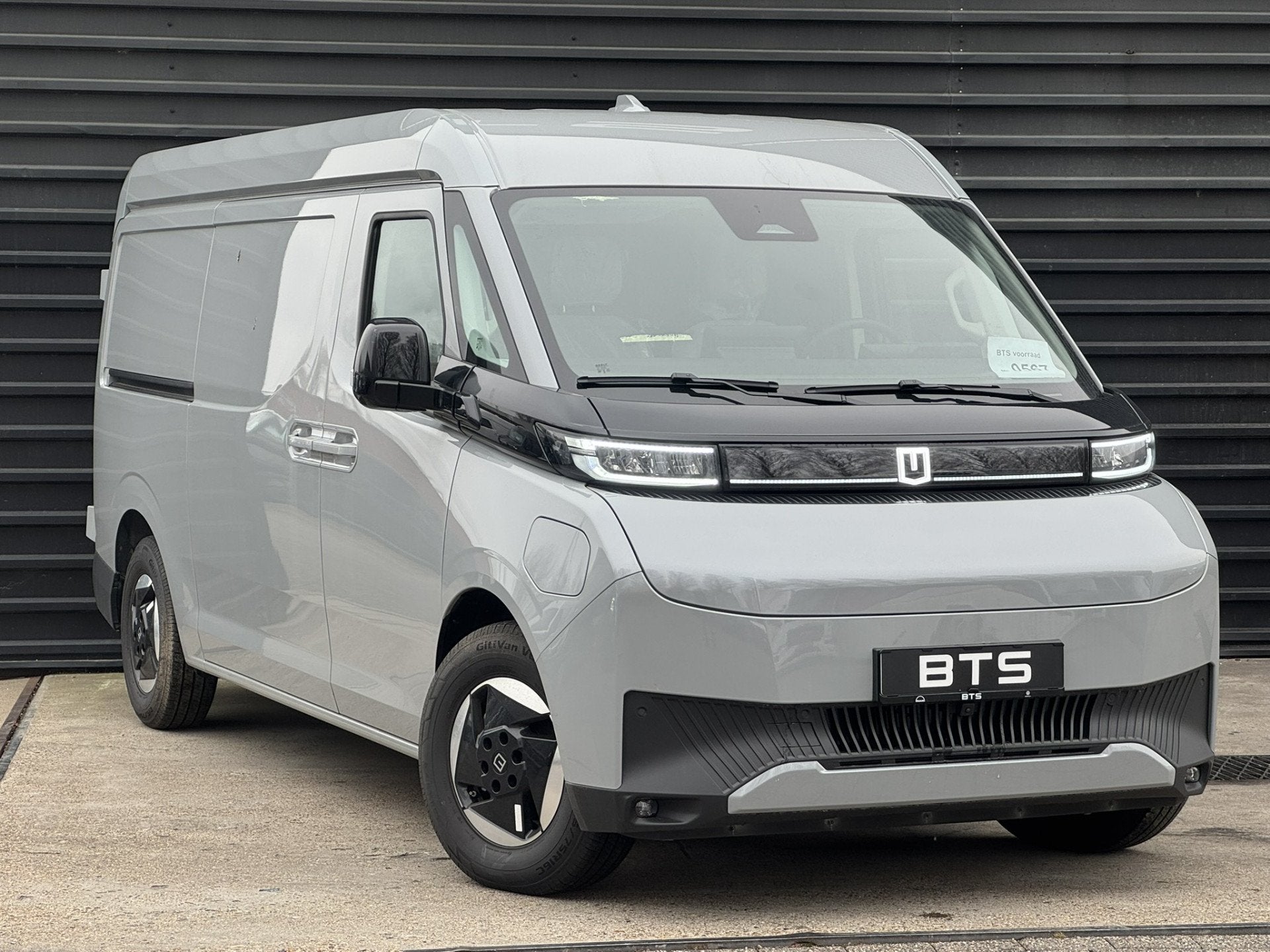Farizon SV L2H2 83 kWh 270 Graden deuren Trekhaak 220v in la, Auto's, Automatische klimaatregeling, Zilver of Grijs, Te koop, BTW verrekenbaar