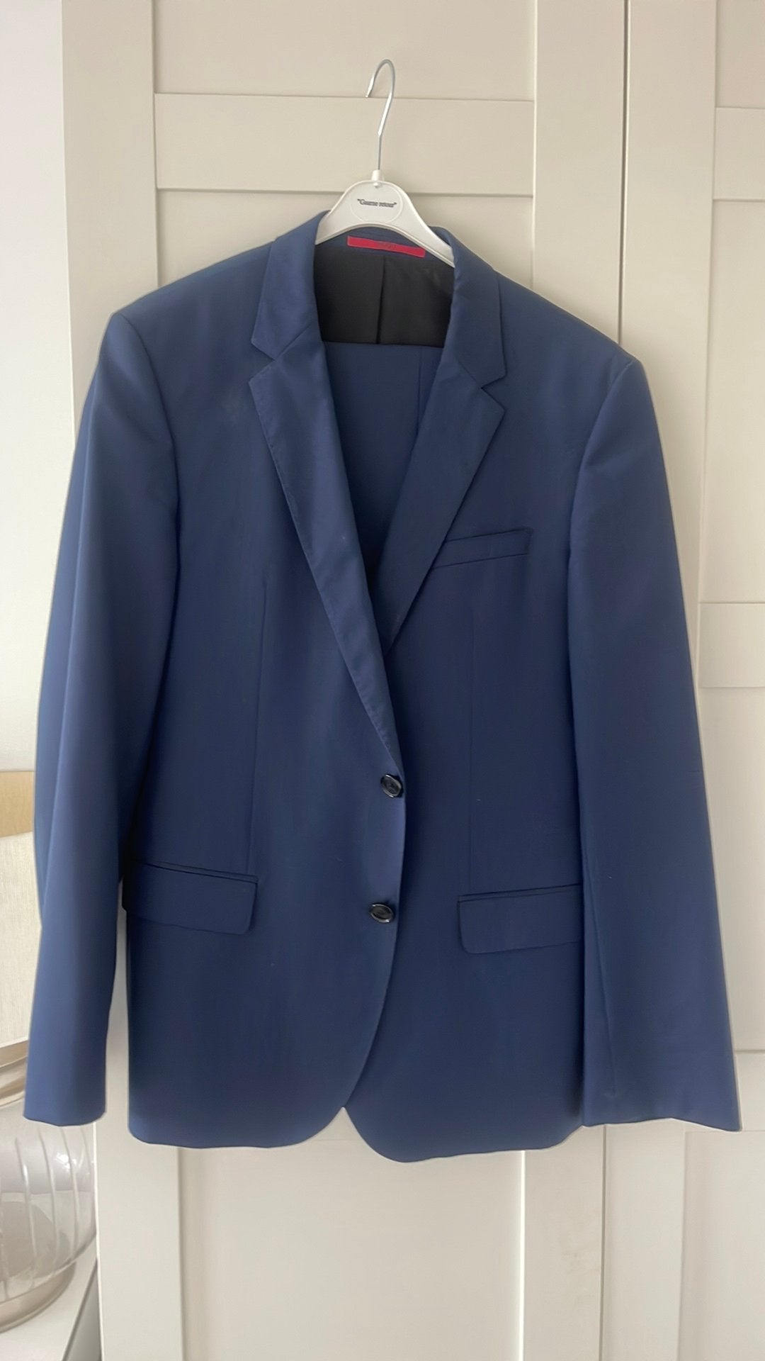 Hugo Boss donker blauw pak netjes suit, Kleding | Heren, Ophalen of Verzenden, Zo goed als nieuw, Maat 52/54 (L), Blauw