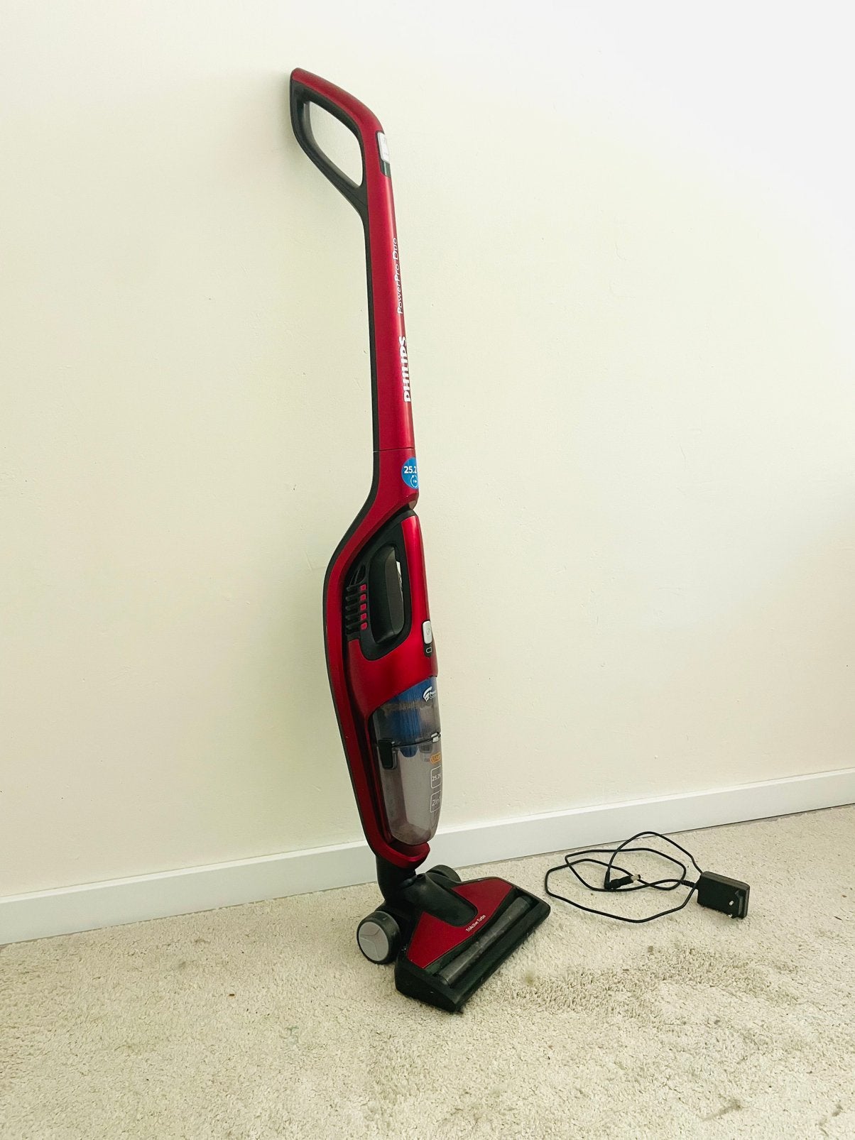 Philips PowerPro Duo steelstofzuiger rood + oplader, Ophalen, Gebruikt, Philips, Draadloos