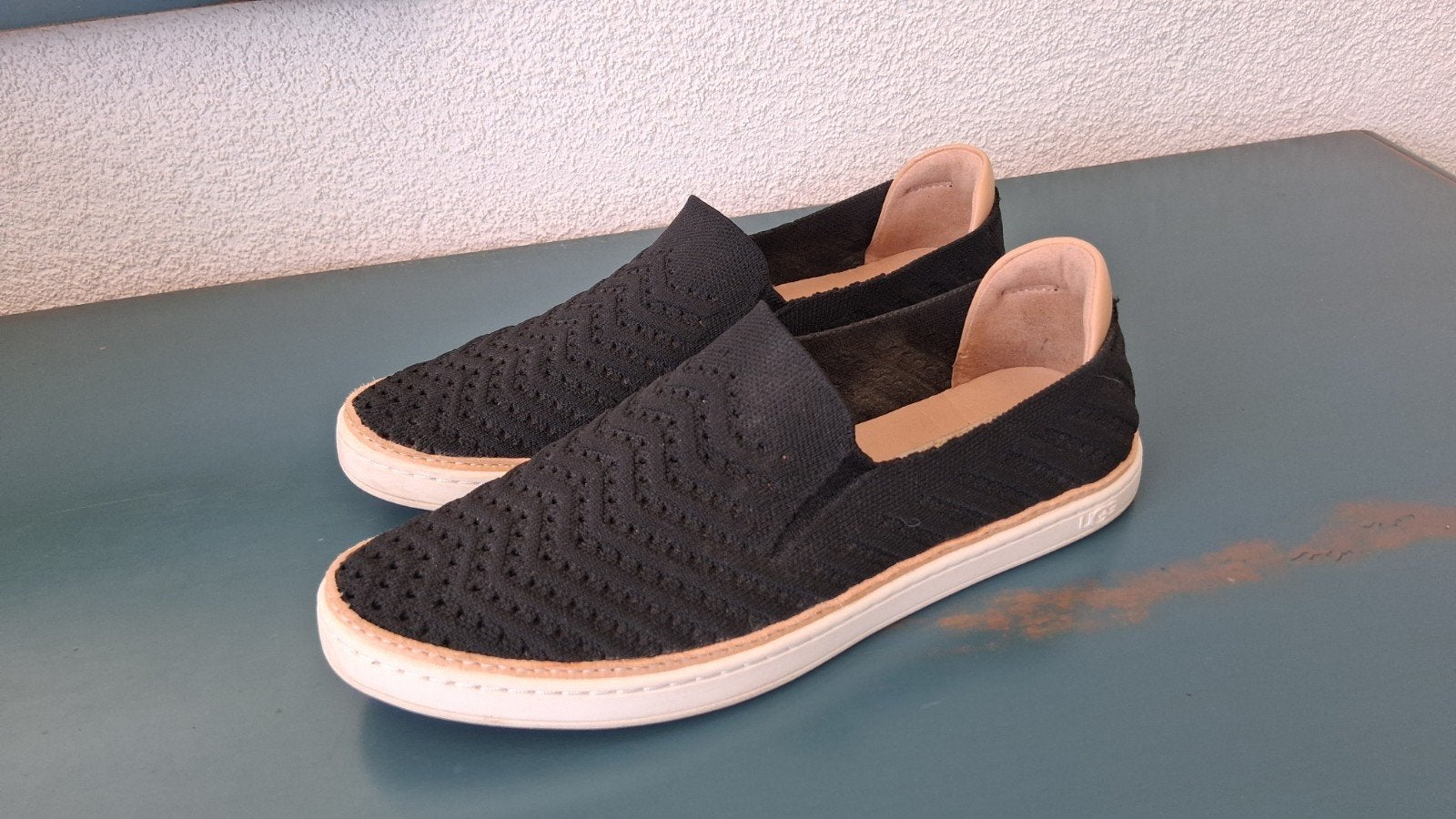 Ugg instappers zwart maat 39, UGG, Ophalen of Verzenden, Zo goed als nieuw, Instappers