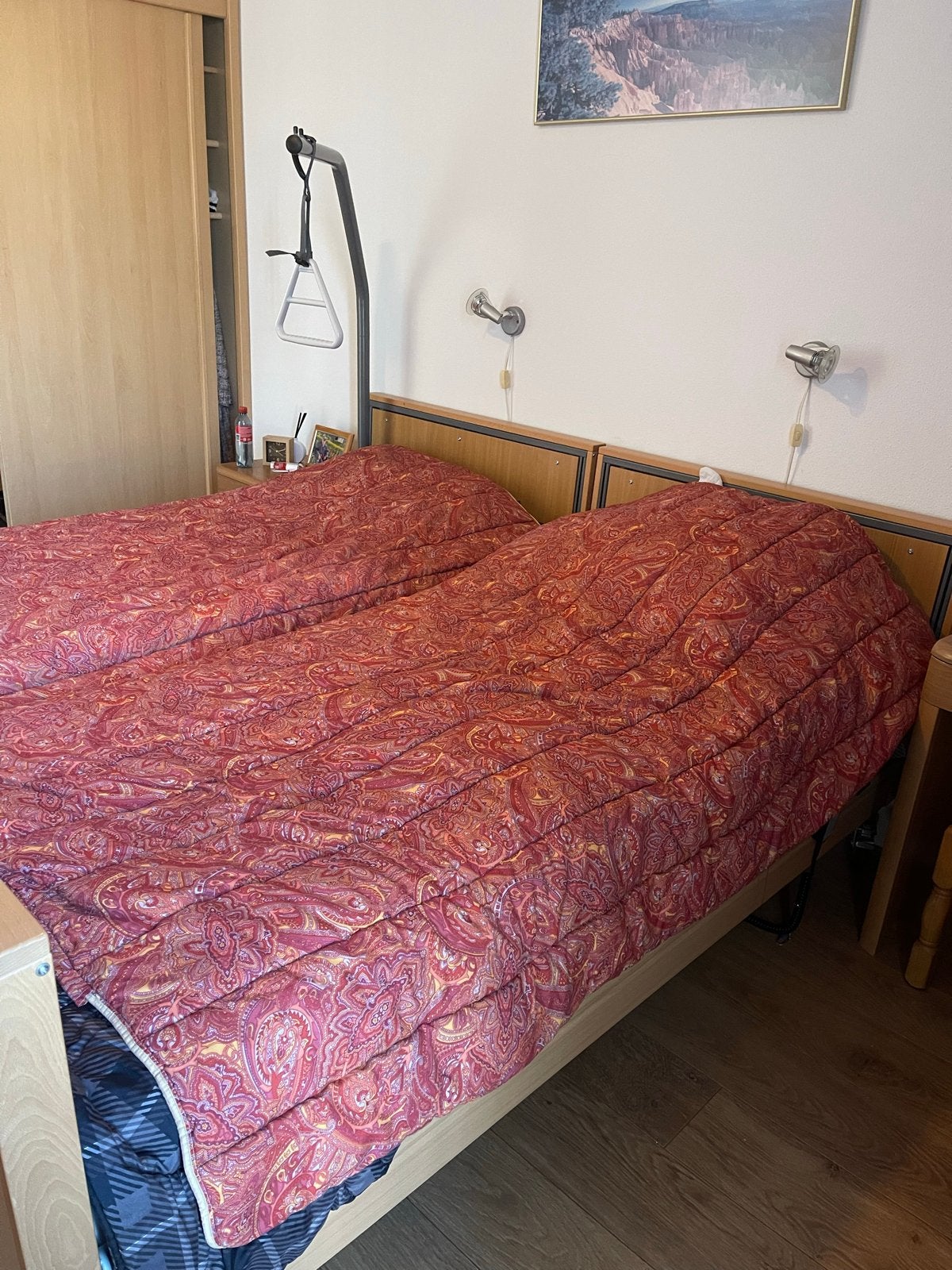 2 hoog laag bedden (verzorgingsbedden), Ophalen, 90 cm, Eenpersoons, Bruin