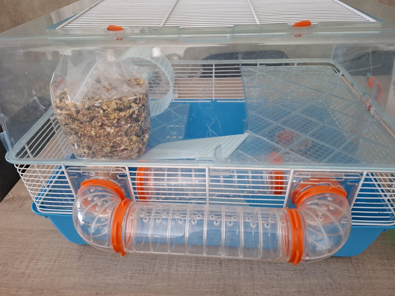 Hamsterkooi met toebehoren ,voer,loopbal en hamsterbed, Dieren en Toebehoren, Ophalen