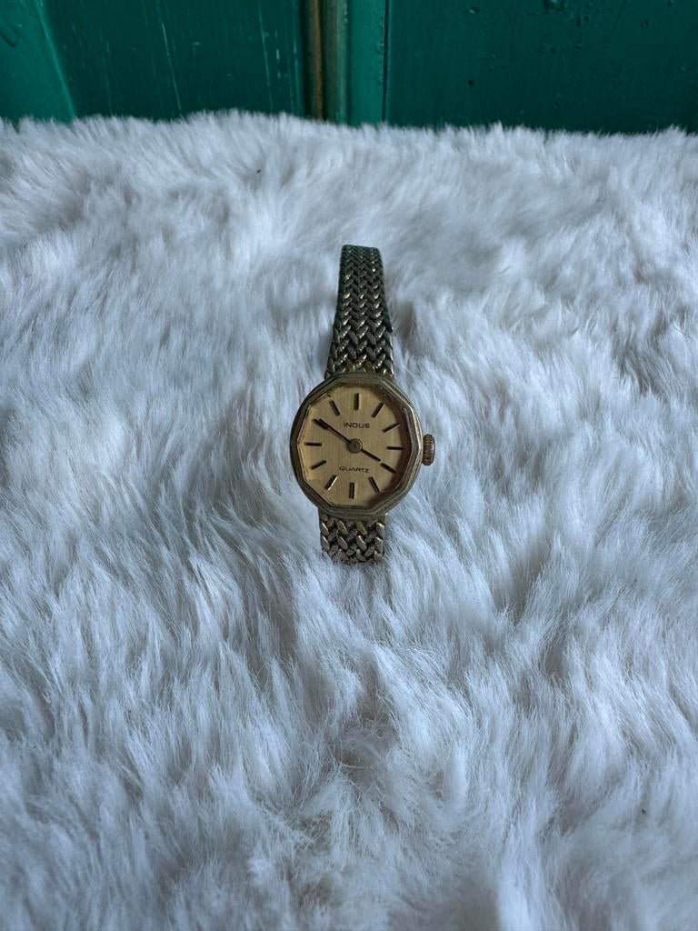 Elegante vintage INDUS quartz horloge met gouden band, Ophalen of Verzenden, Zo goed als nieuw