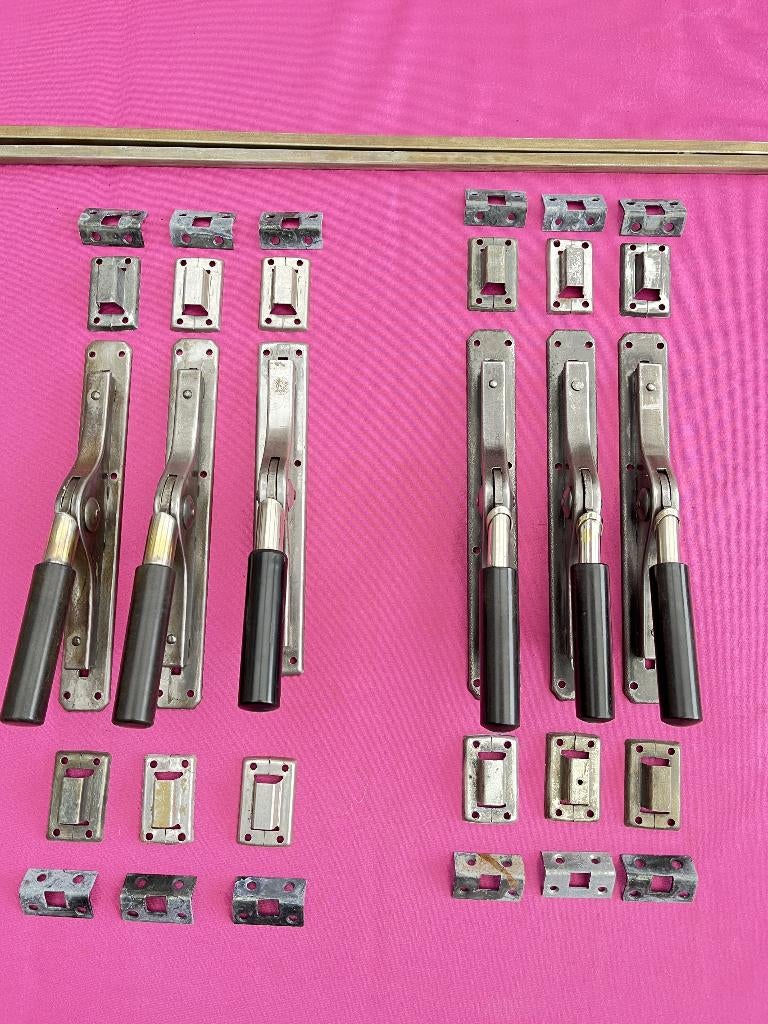 Espagnoletten Frankfurter/Bauhaus met bakelieten handgreep, Ophalen of Verzenden