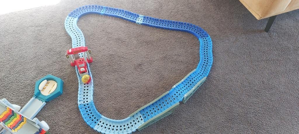 2 Speelgoed Racebanen met Zelfrijdende Auto's en Klikbanen, Overige merken, Zelf te bouwen, Ophalen of Verzenden, Elektrisch