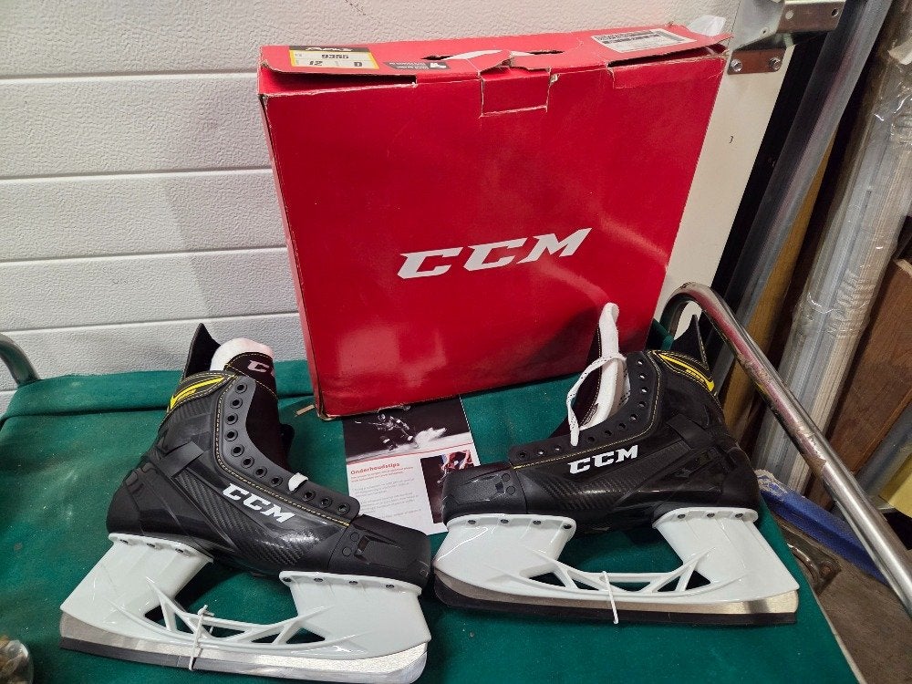 ijshockeyschaatsen CCM 9355 maat 48, Tickets en Kaartjes