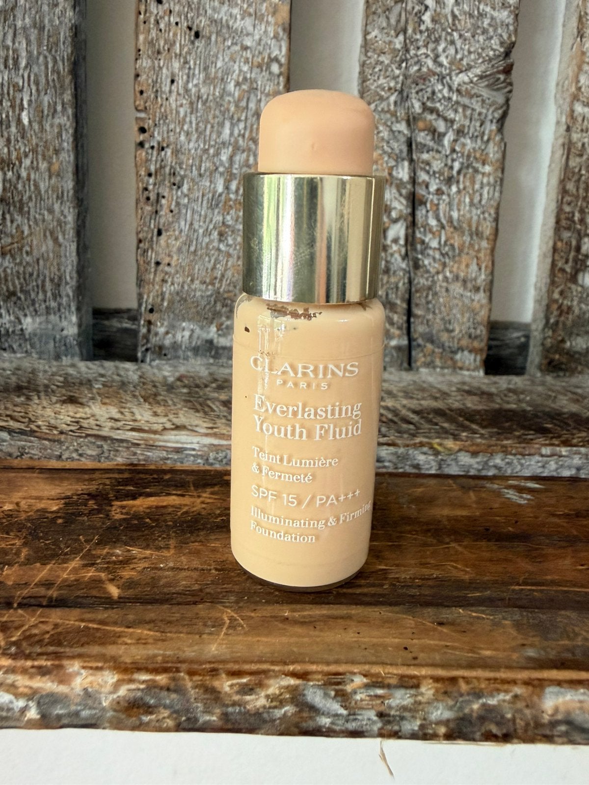 Clarins Everlasting Youth Fluid Foundation 103N, Ophalen of Verzenden, Zo goed als nieuw, Beige, Gehele gezicht