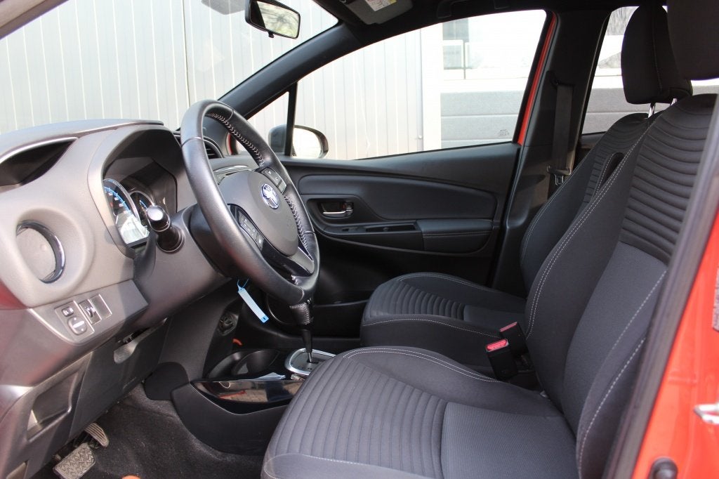 Toyota Yaris 1.5 Hybrid Orange-Sport / Uniek / Automaat / Ho, Auto's, 12 maanden, Euro 6, 49 €/maand, Origineel Nederlands