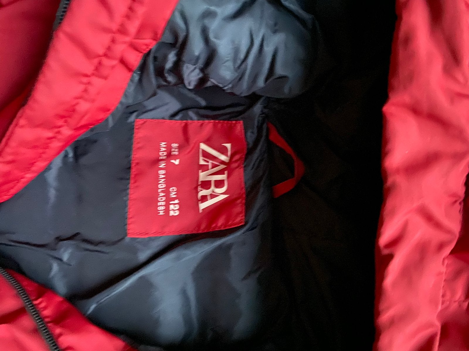 Zara kinderjas - Rood en Groen - Maat 122, Ophalen, Zo goed als nieuw, Jongen of Meisje