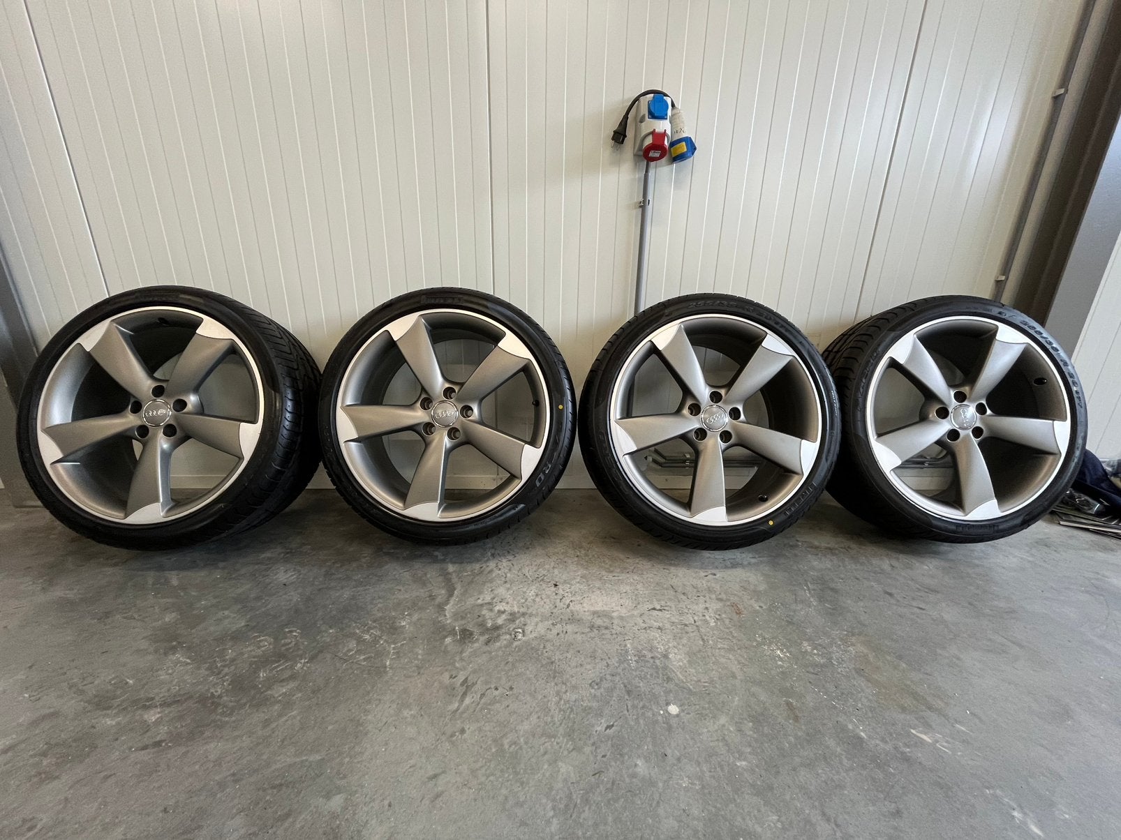 ROTOR VELGEN SET AUDI A6, 255 mm, Banden en Velgen, Nieuw, Ophalen of Verzenden