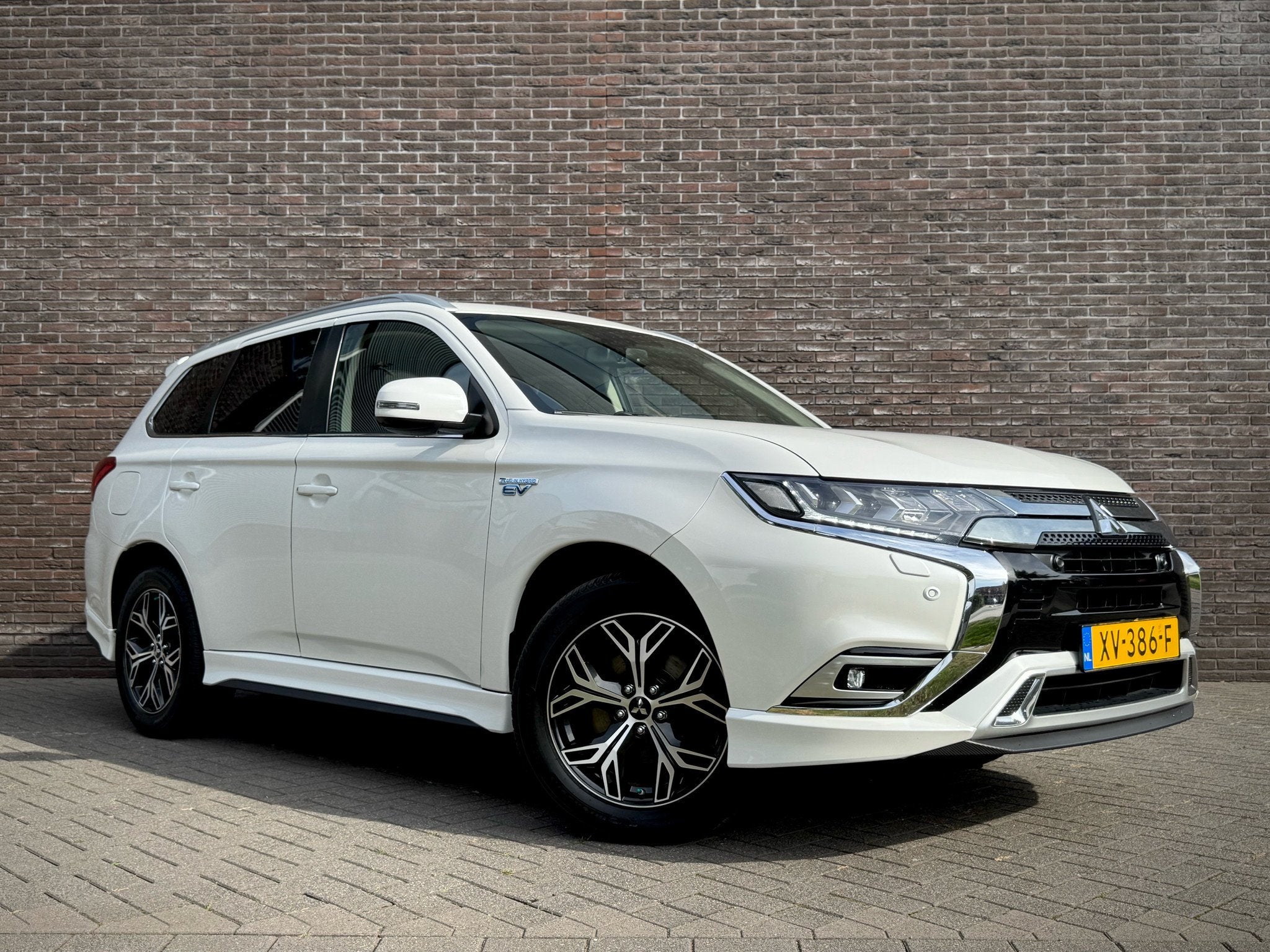 Mitsubishi Outlander PHEV | TREKHAAK | CARPLAY | SCHUIFDAK, Auto's, Euro 6, 4 cilinders, Alcantara, Origineel Nederlands