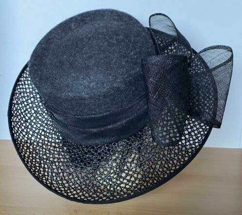 Hoed maat 56 [nr1], Kleding | Dames, Hoeden en Petten, Ophalen of Verzenden, Zo goed als nieuw, 56 of 57 cm (M, 7 of 7⅛ inch)