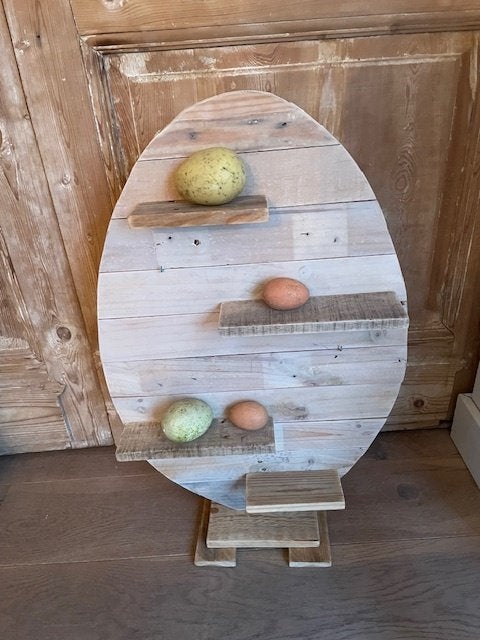 Groot ei van hout met plankjes. Paasei steigerhout. 72 cm., Diversen, Ophalen